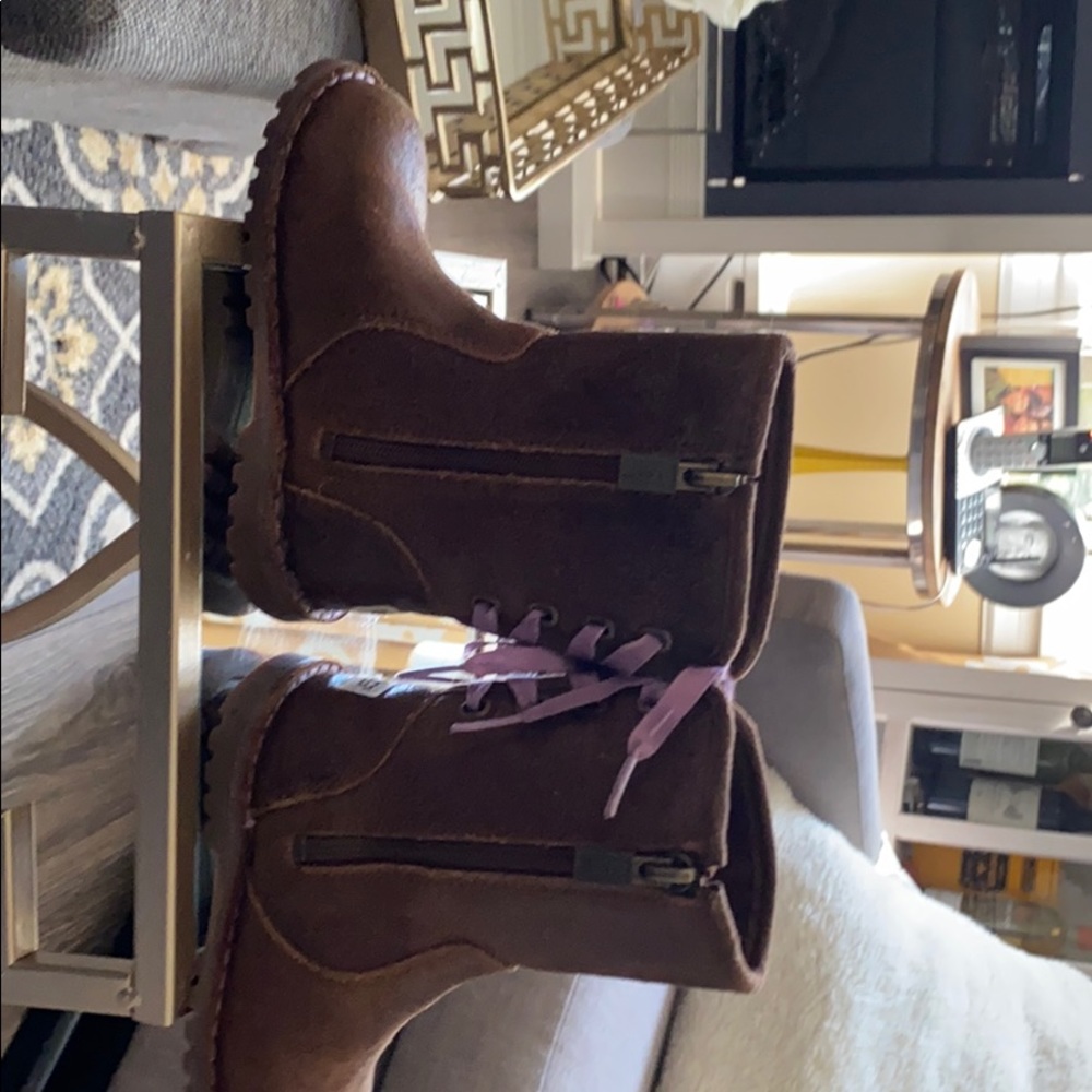 Boots - Picture 4 of 4